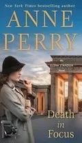 Cover of Death in focus [Large print]